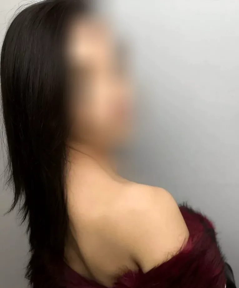 Camilla, 26
